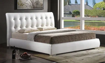 Windsor Chesterfield Sleigh Bed decoration